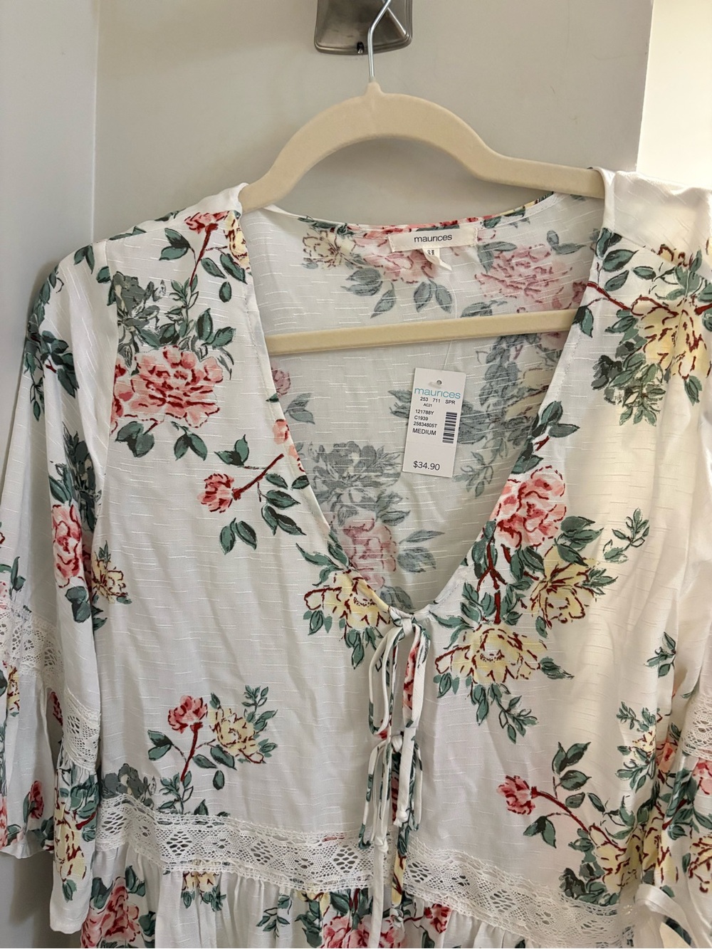Maurices NWT Floral Boho Lace Trim Peplum Top Medium - Picture 3 of 3